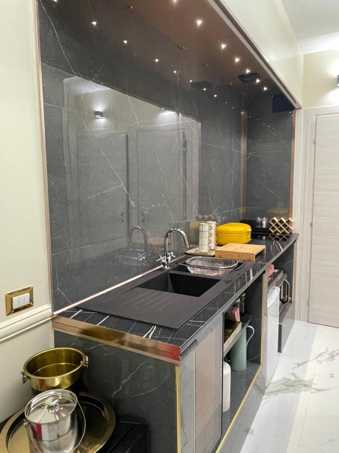 Spanish Steps Glamour & Sauna Luxury **** Appartamento